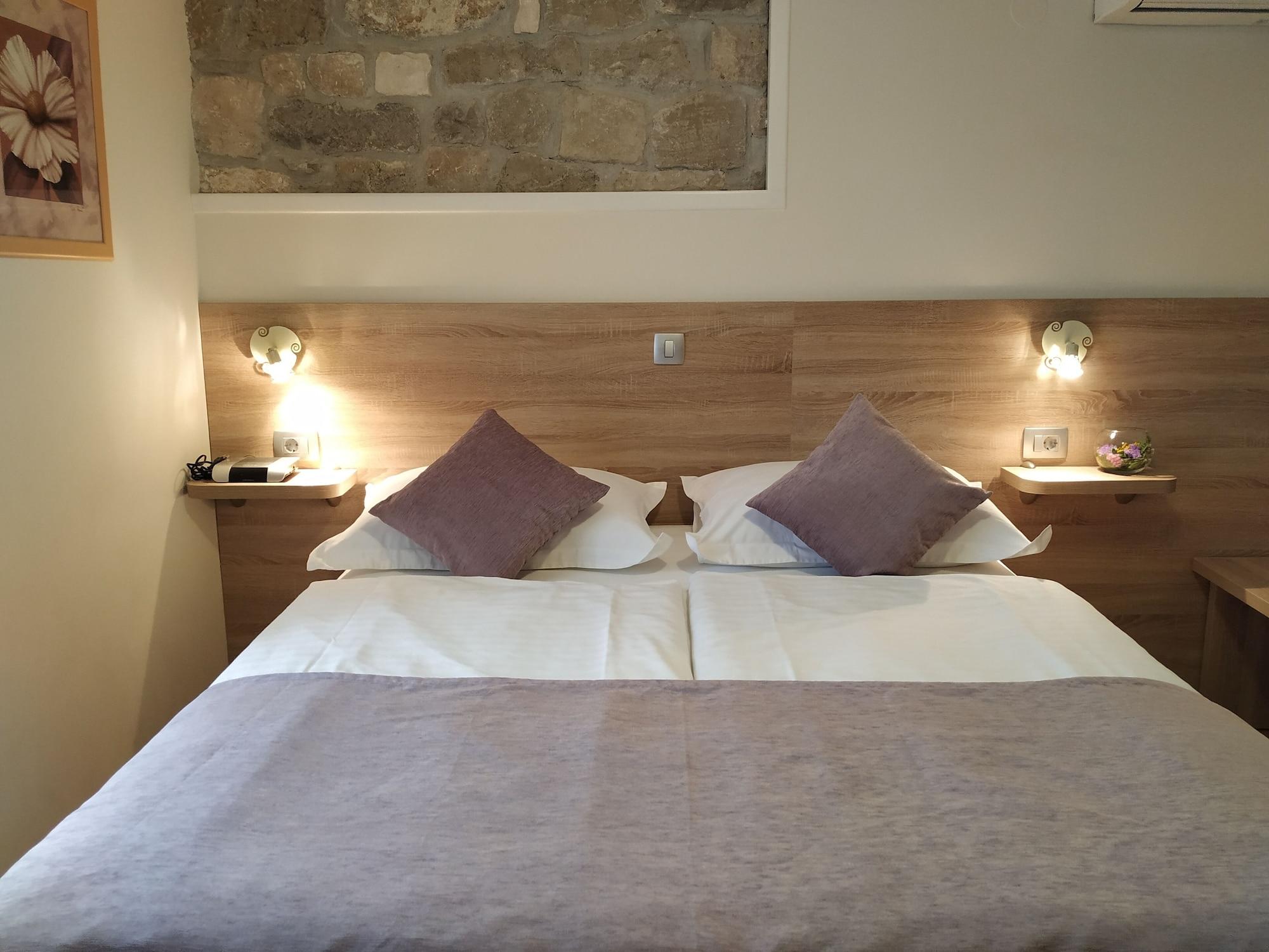Hotel Kastel 1700 สปลิท ภายนอก รูปภาพ