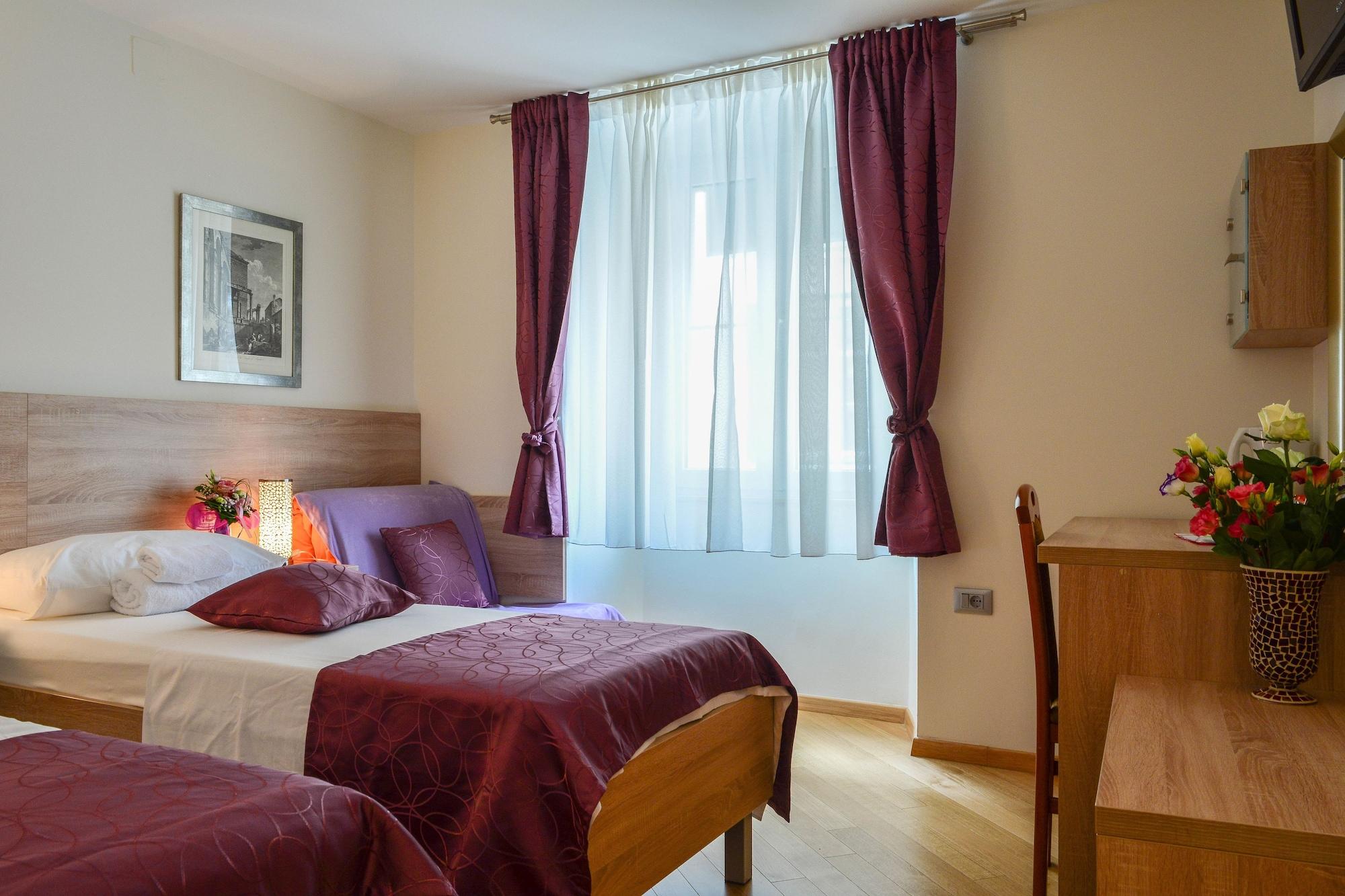 Hotel Kastel 1700 สปลิท ภายนอก รูปภาพ