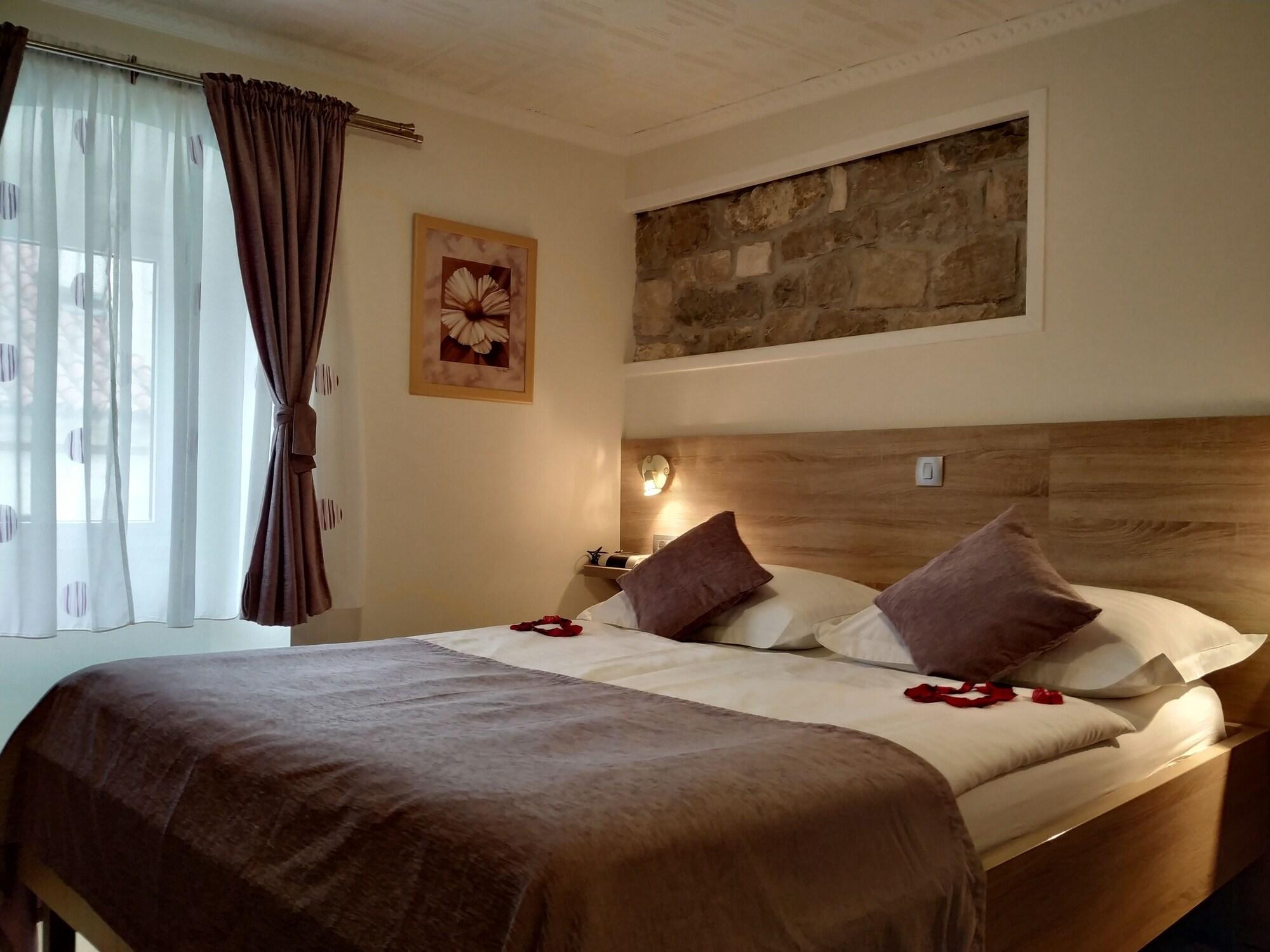 Hotel Kastel 1700 สปลิท ภายนอก รูปภาพ