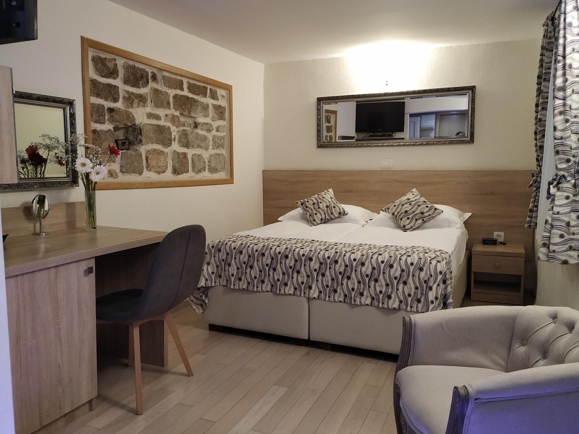 Hotel Kastel 1700 สปลิท ภายนอก รูปภาพ