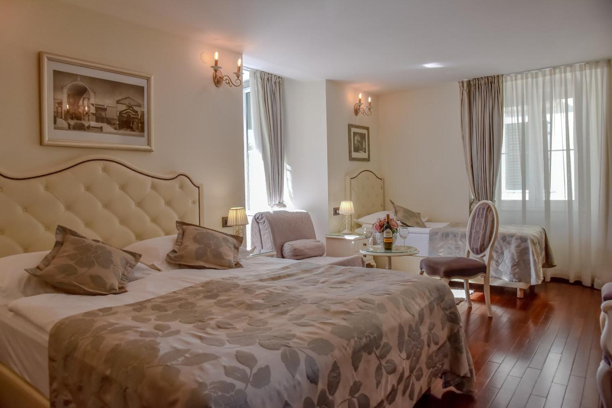 Hotel Kastel 1700 สปลิท ภายนอก รูปภาพ